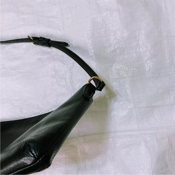 Preworn Coach Black F52881 Crossgrain Leather East West Pop Crossbody - Picture 2 of 9